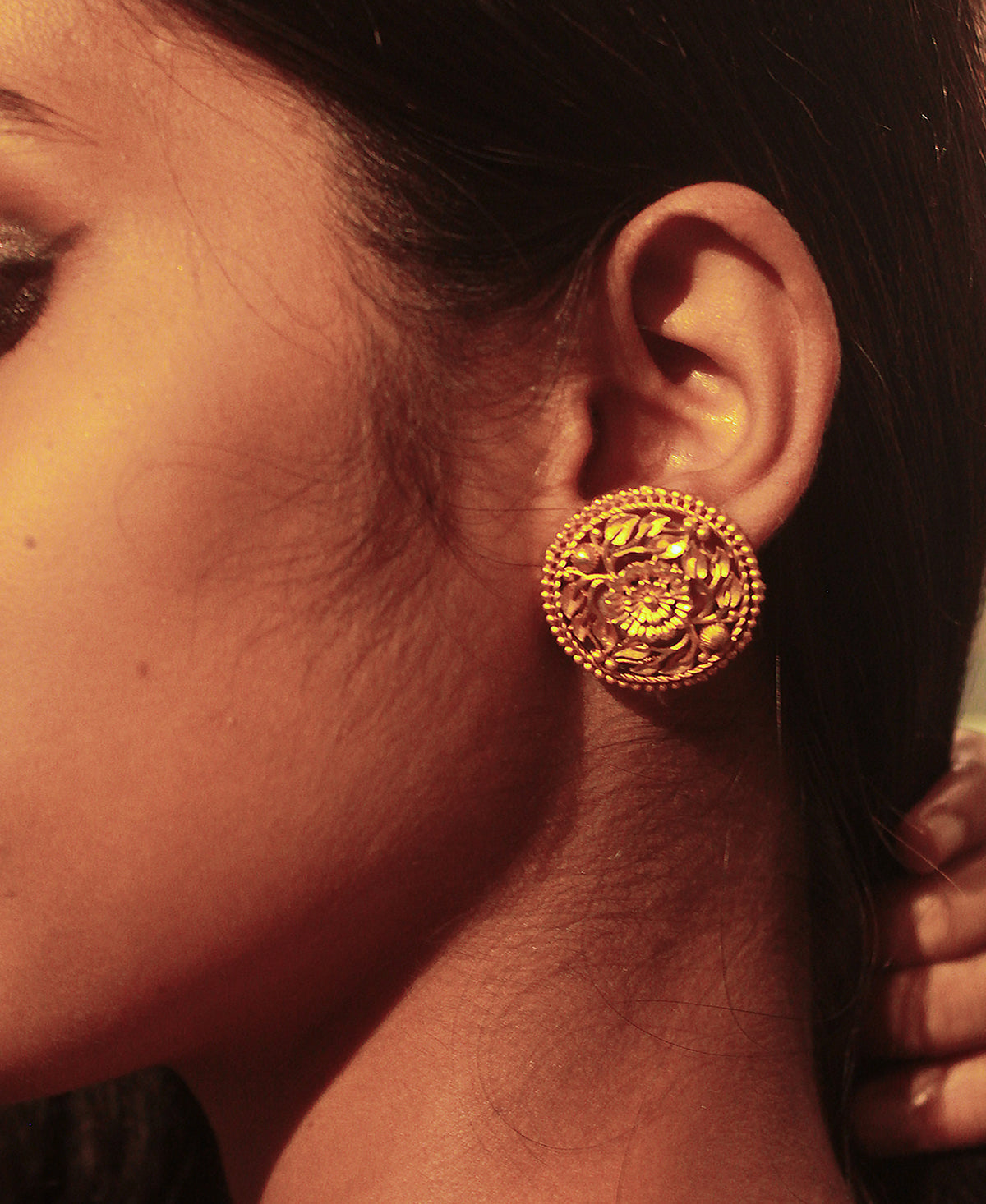 Pushpo Golok Kaan Passa