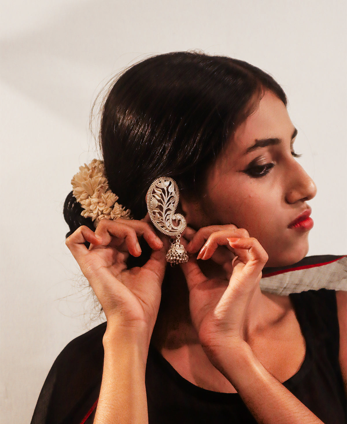 Rupsona Kalka Silver Jhumka