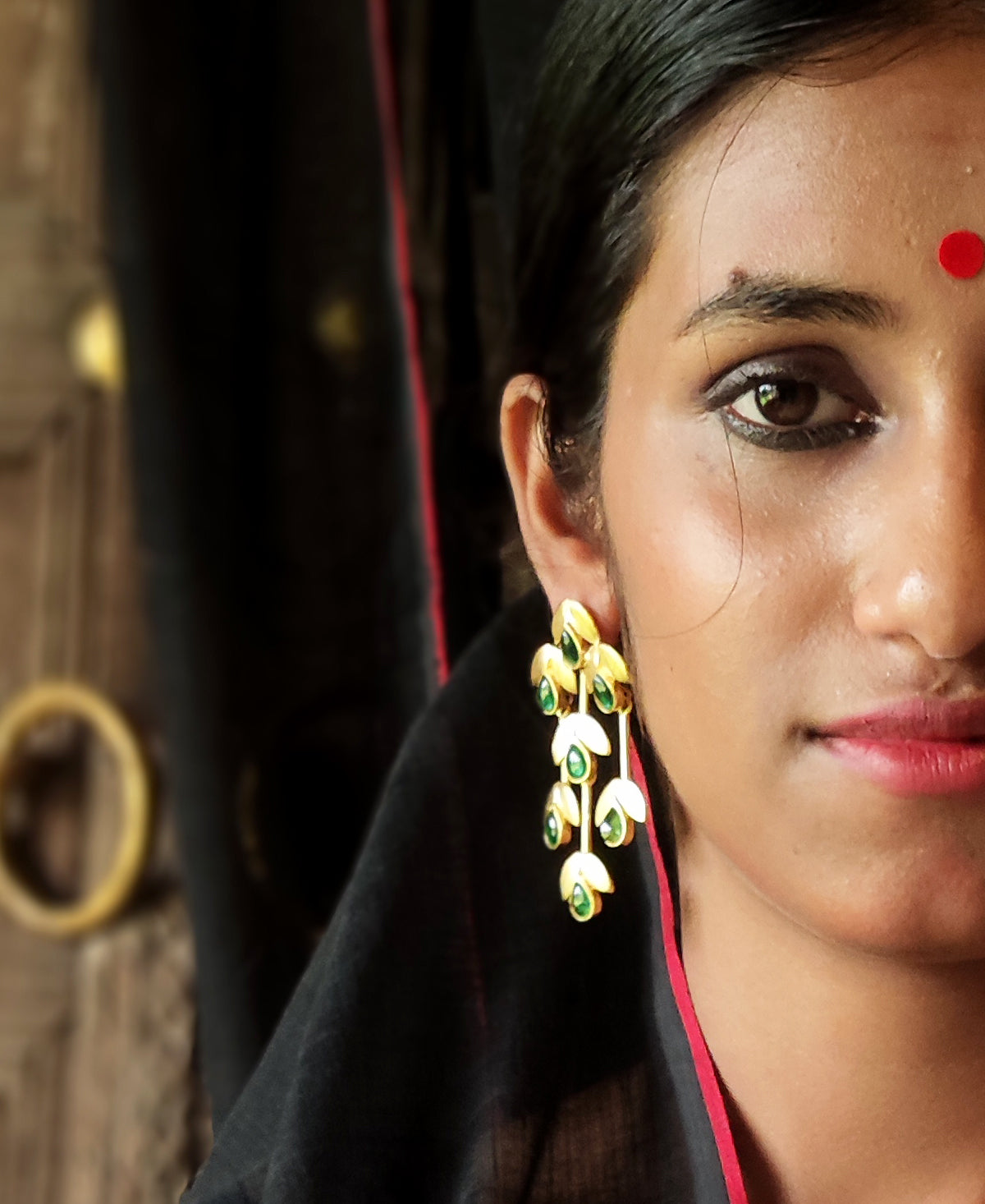 Sobuj Jolmahal Pallav Kaan