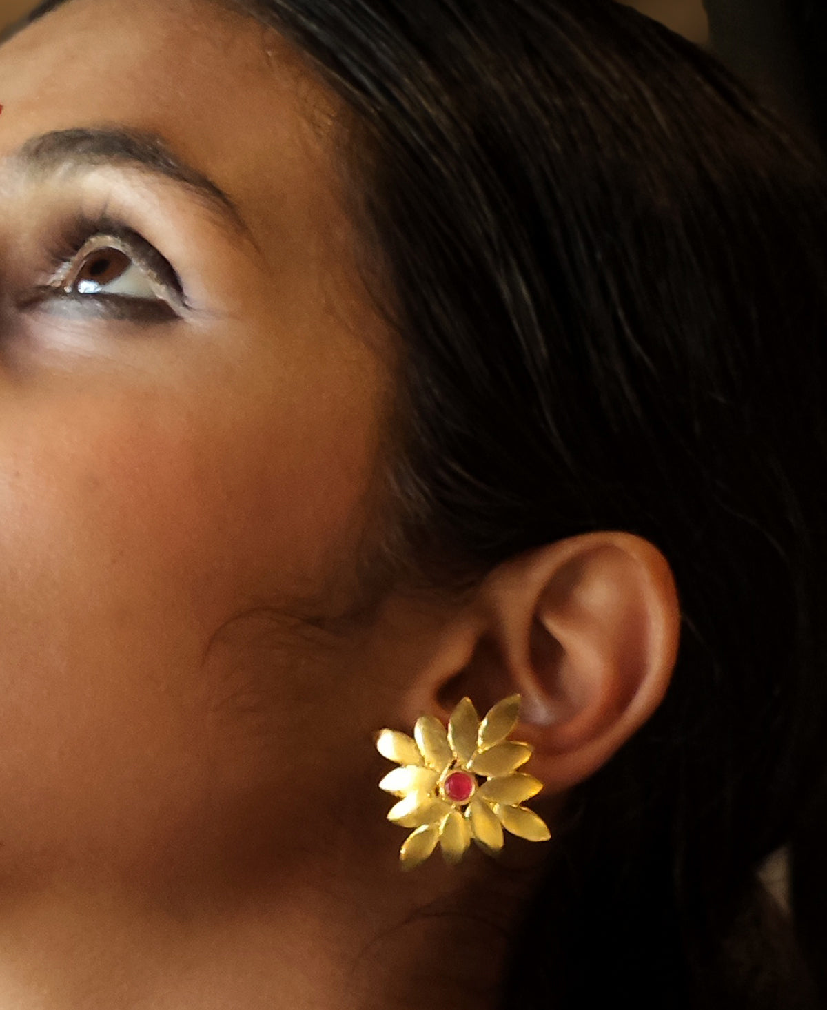 Raanga Gouri Pallav Ear Stud