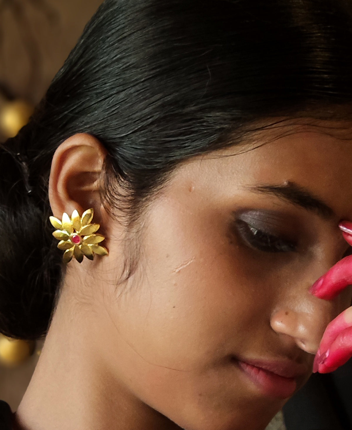 Raanga Gouri Pallav Ear Stud