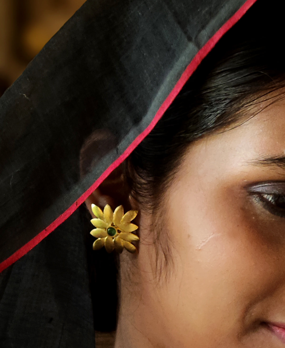Sobuj Gouri Pallav Ear Stud