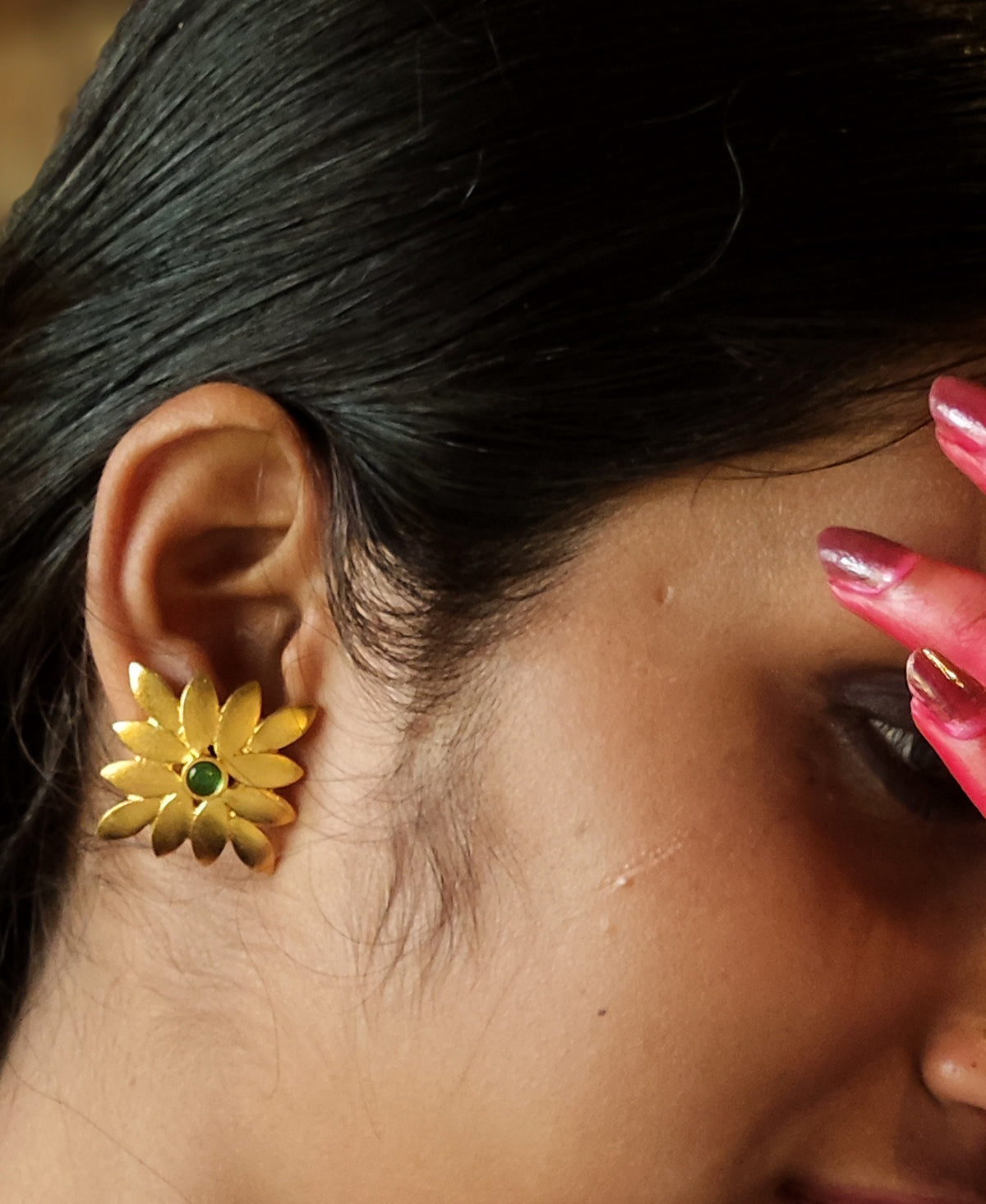 Sobuj Gouri Pallav Ear Stud