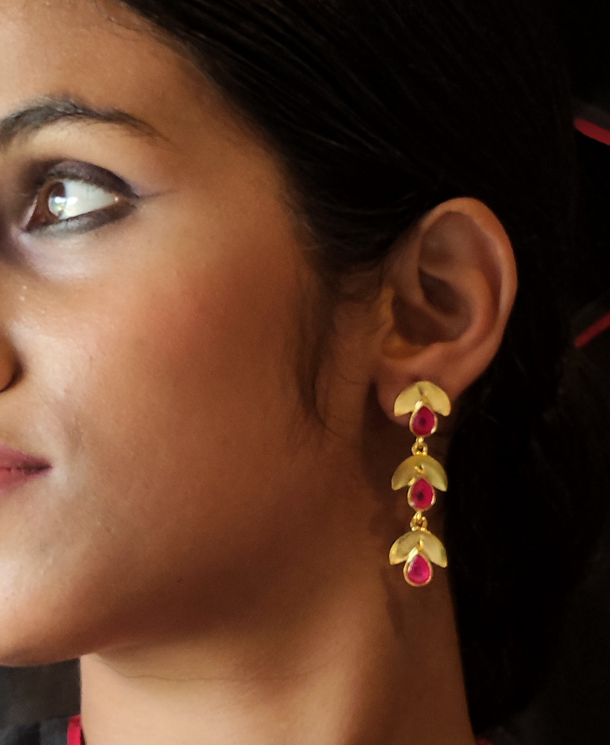 Raanga Pallav Earring