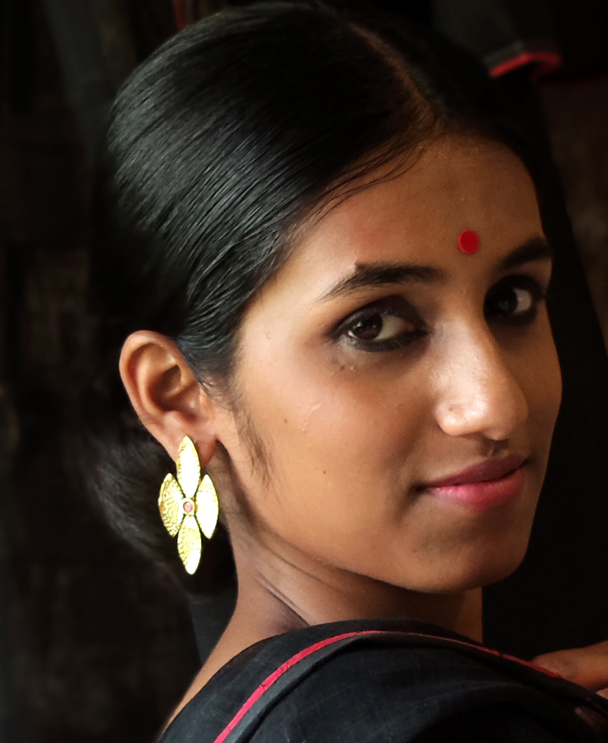 Raanga Phalguni Pallav Ear Stud