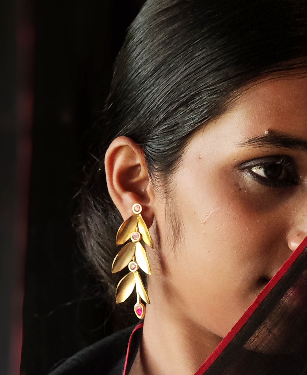 Raanga Kusum Pallav Kaan