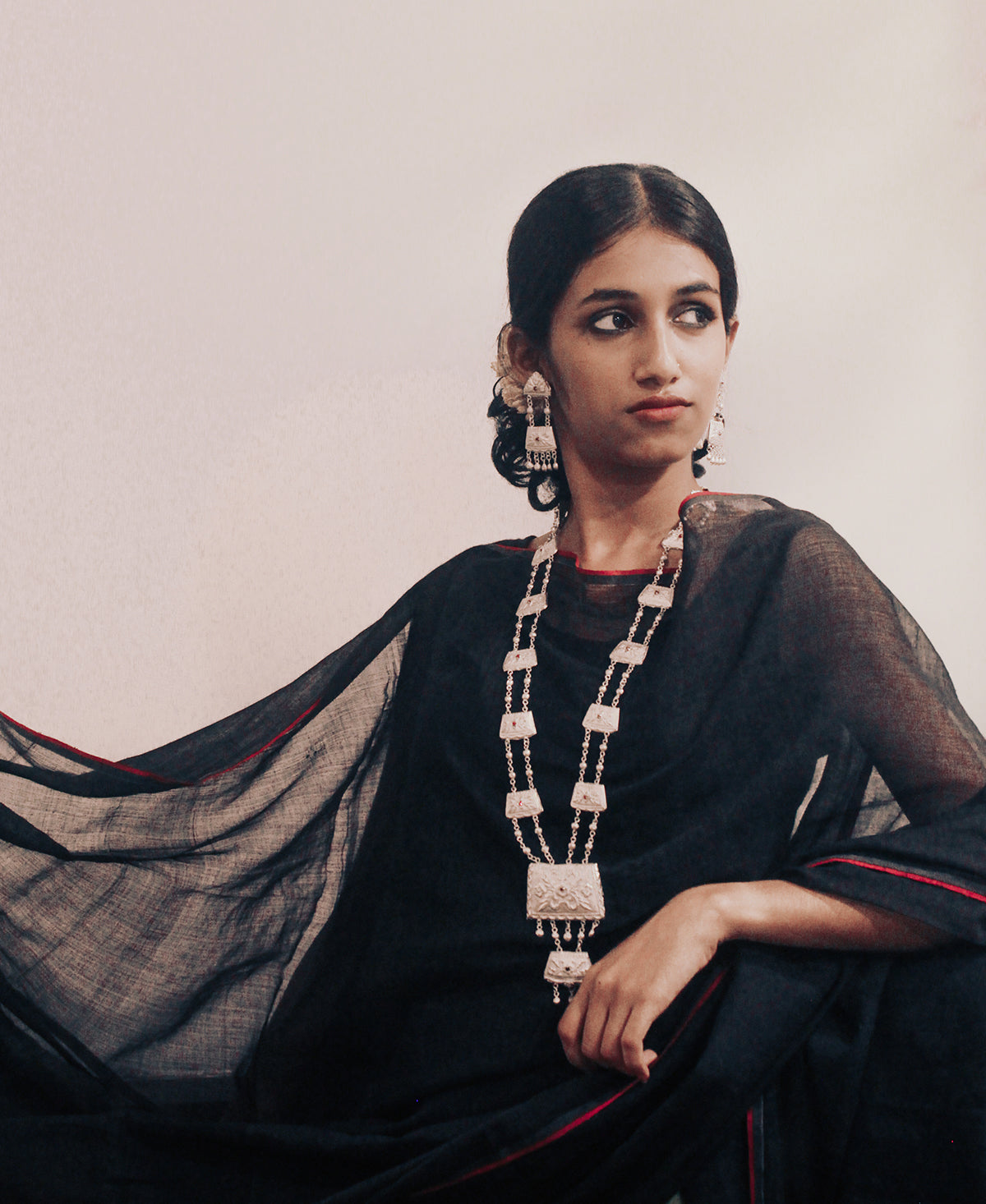 Nakshi Rupo Haar Set