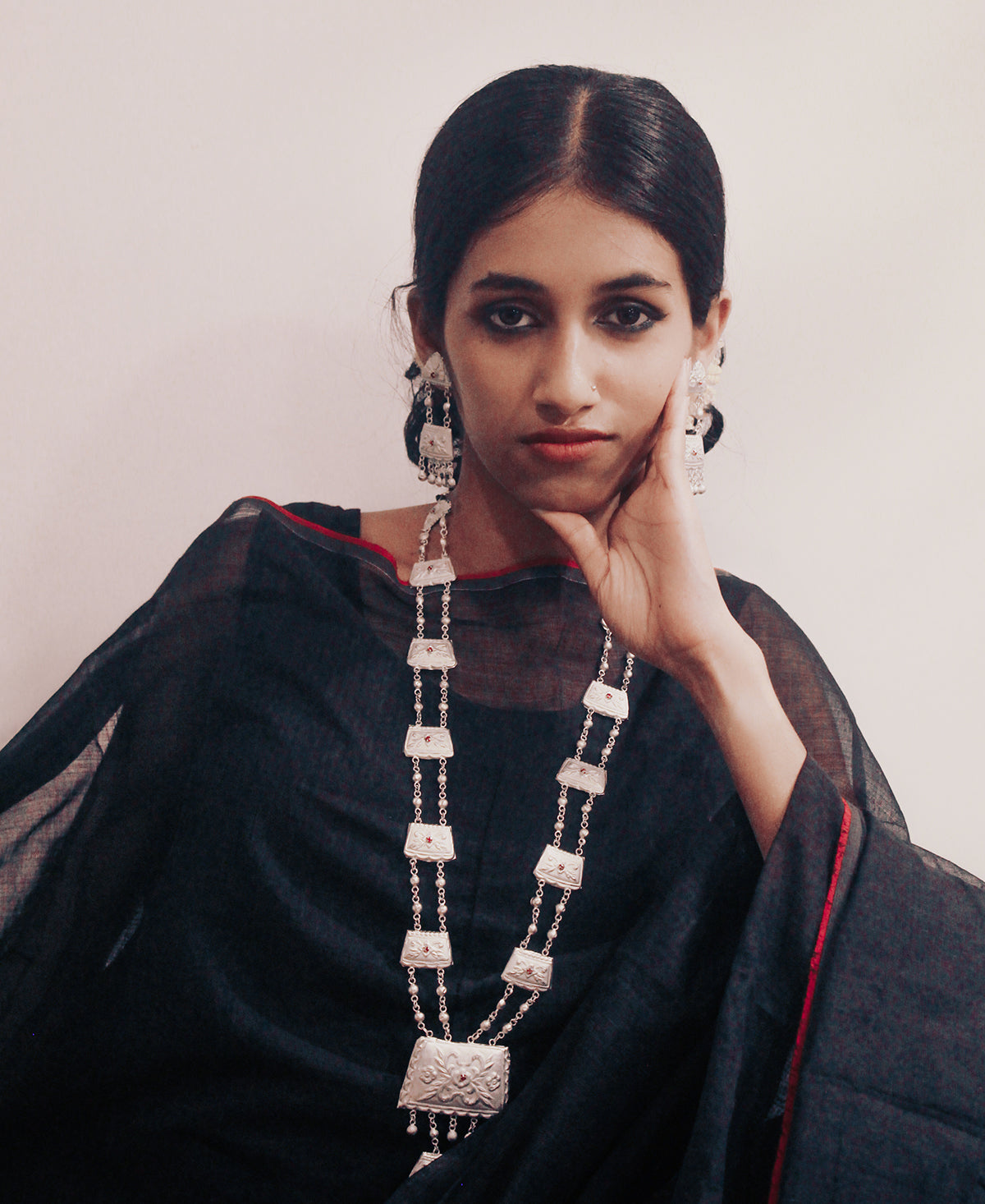 Nakshi Rupo Haar Set