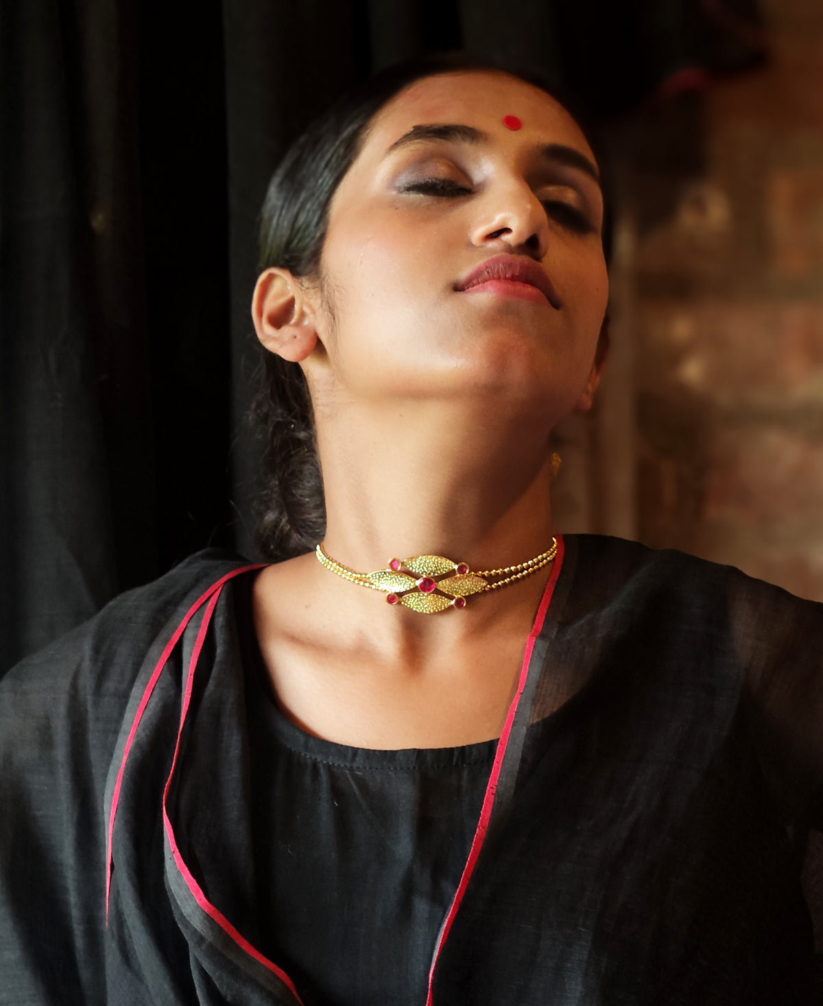 Raanga Amra Pallav Choker