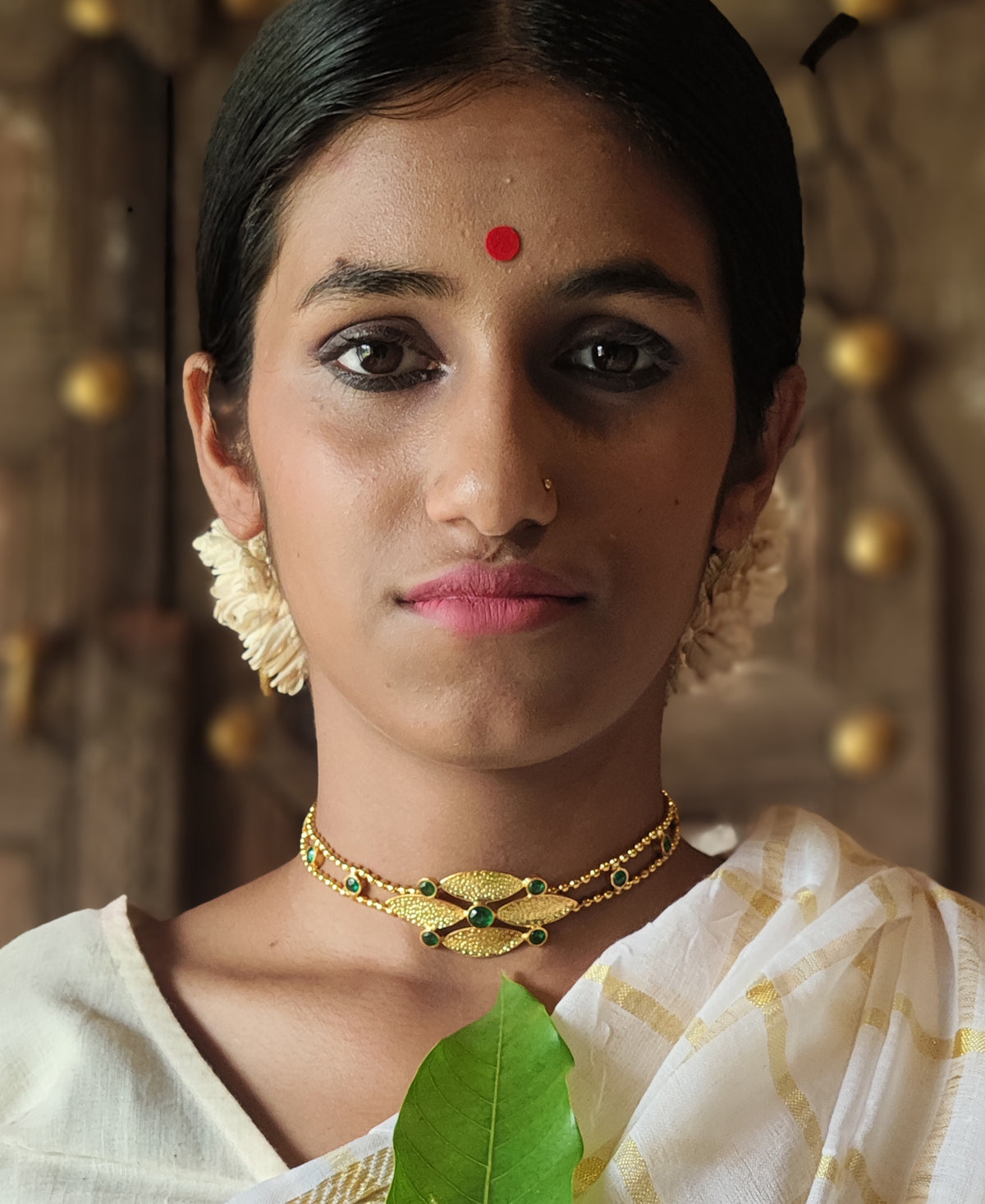 Sobuj Amra Pallav Choker
