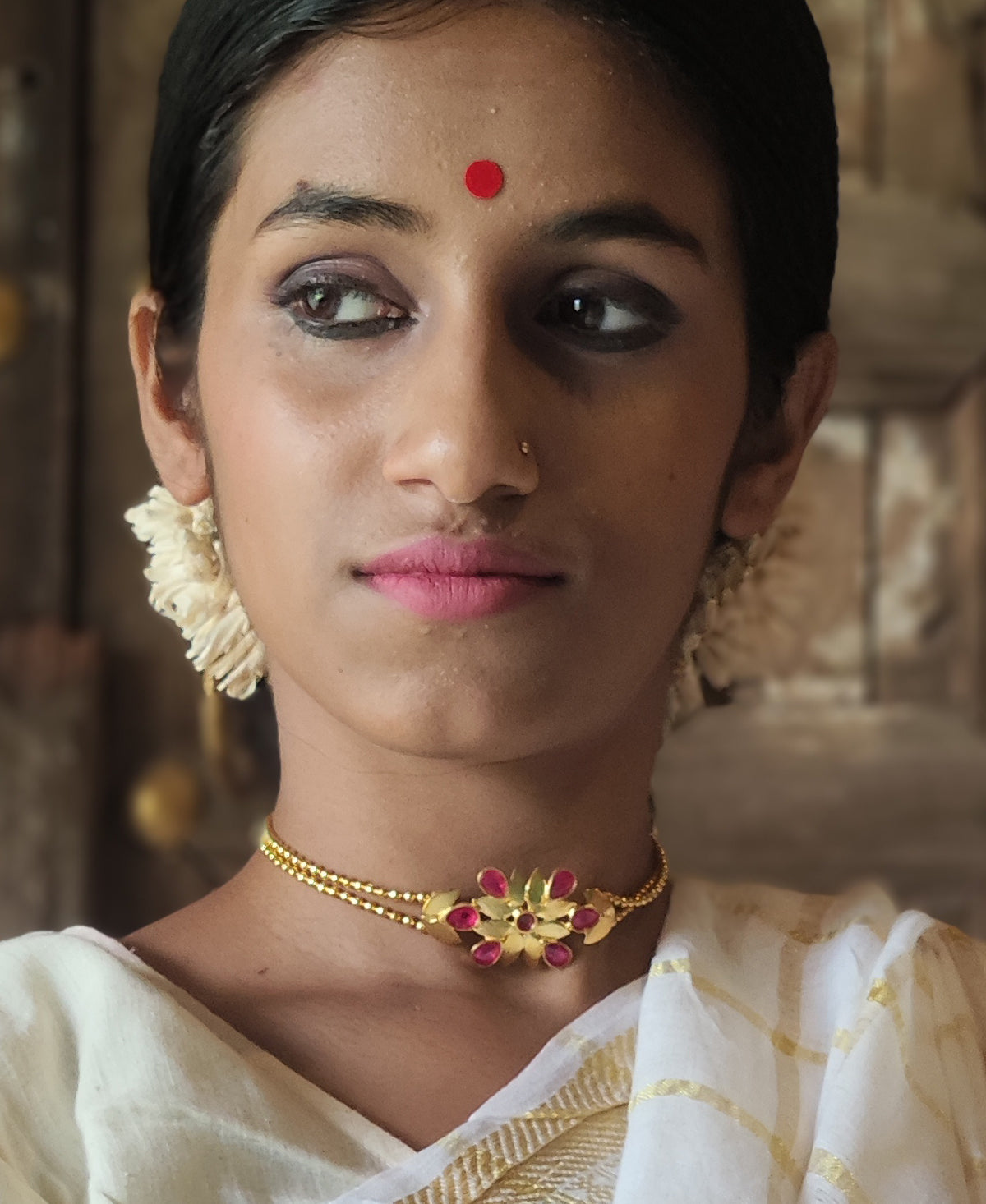 Golapi Sondha Pallav Choker