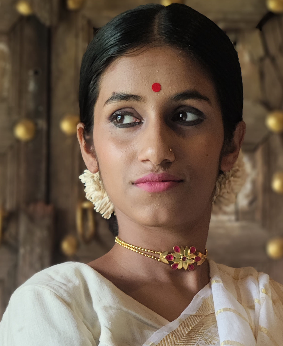 Golapi Sondha Pallav Choker