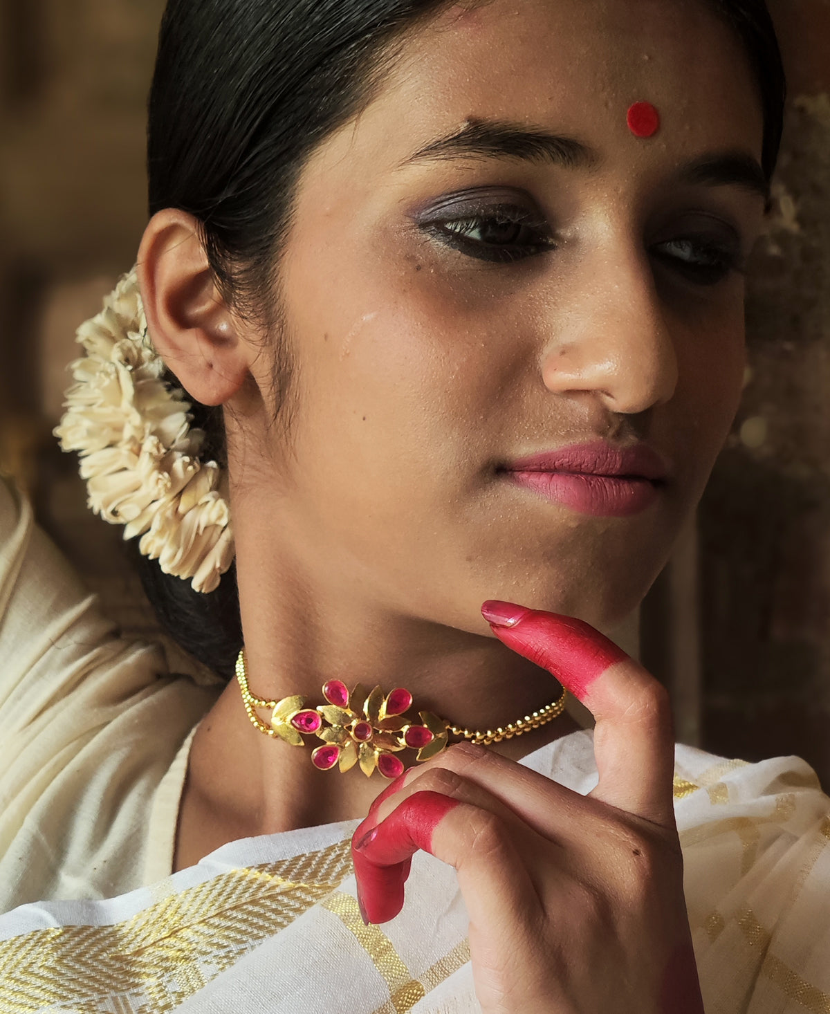 Golapi Sondha Pallav Choker