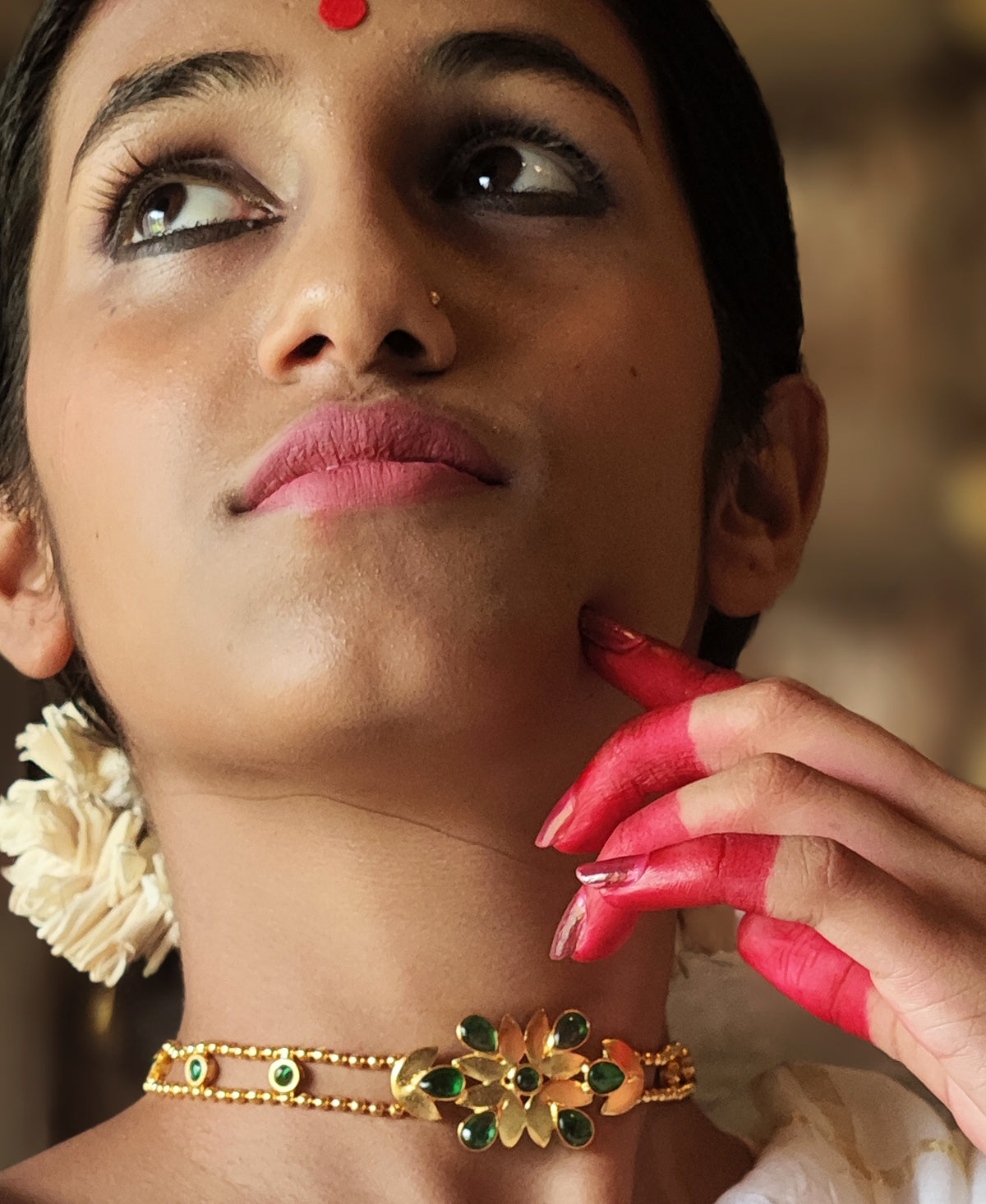 Sobuj Sondha Pallav Choker
