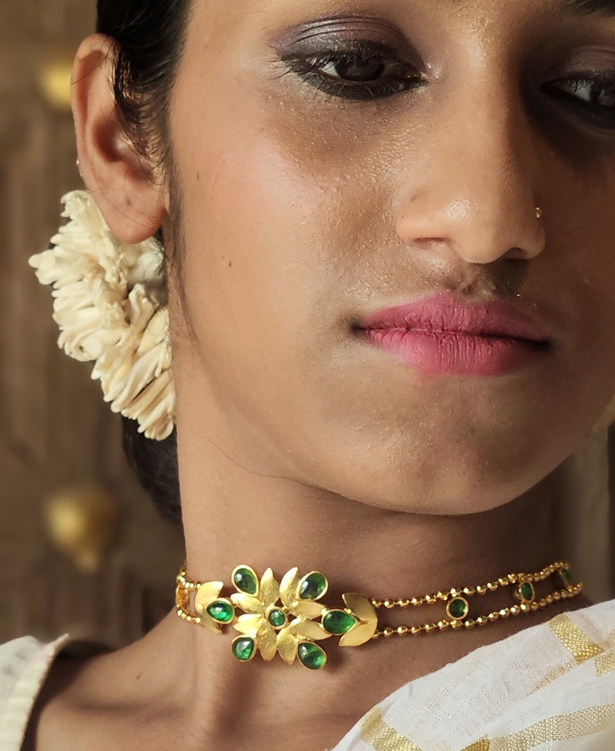 Sobuj Sondha Pallav Choker