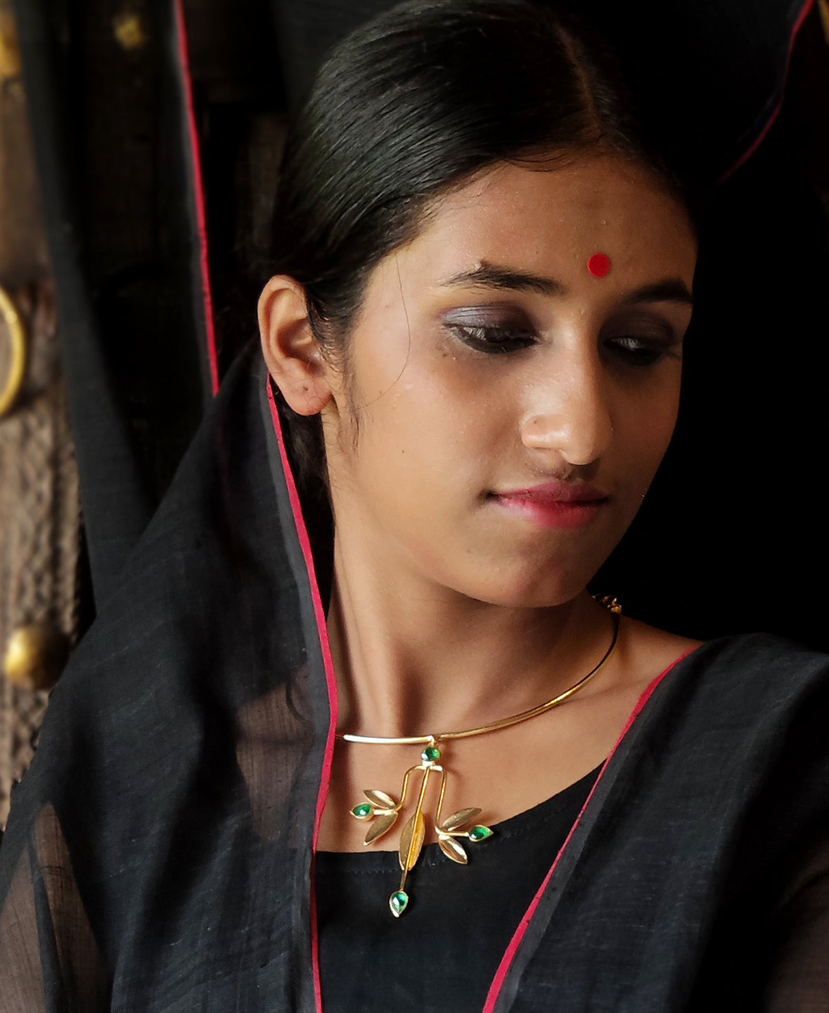 Sobuj Charupata Pallav Hasli