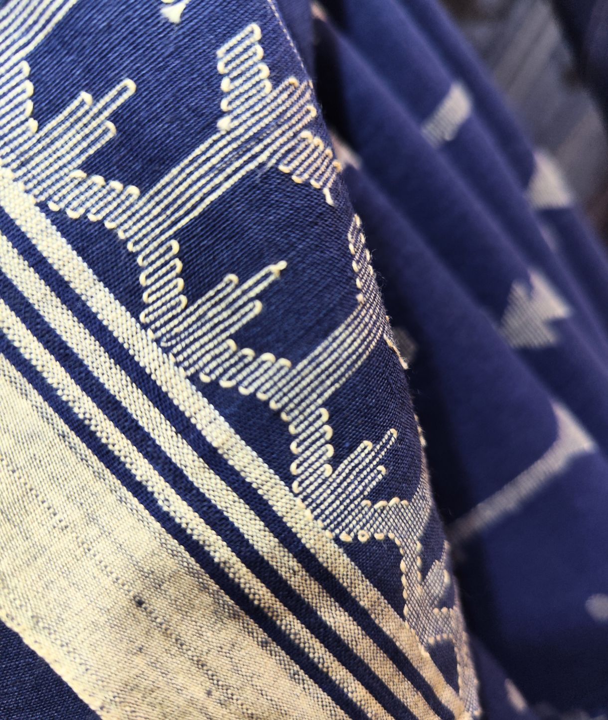 Neel Madhu Honeycomb Jamdani Saree