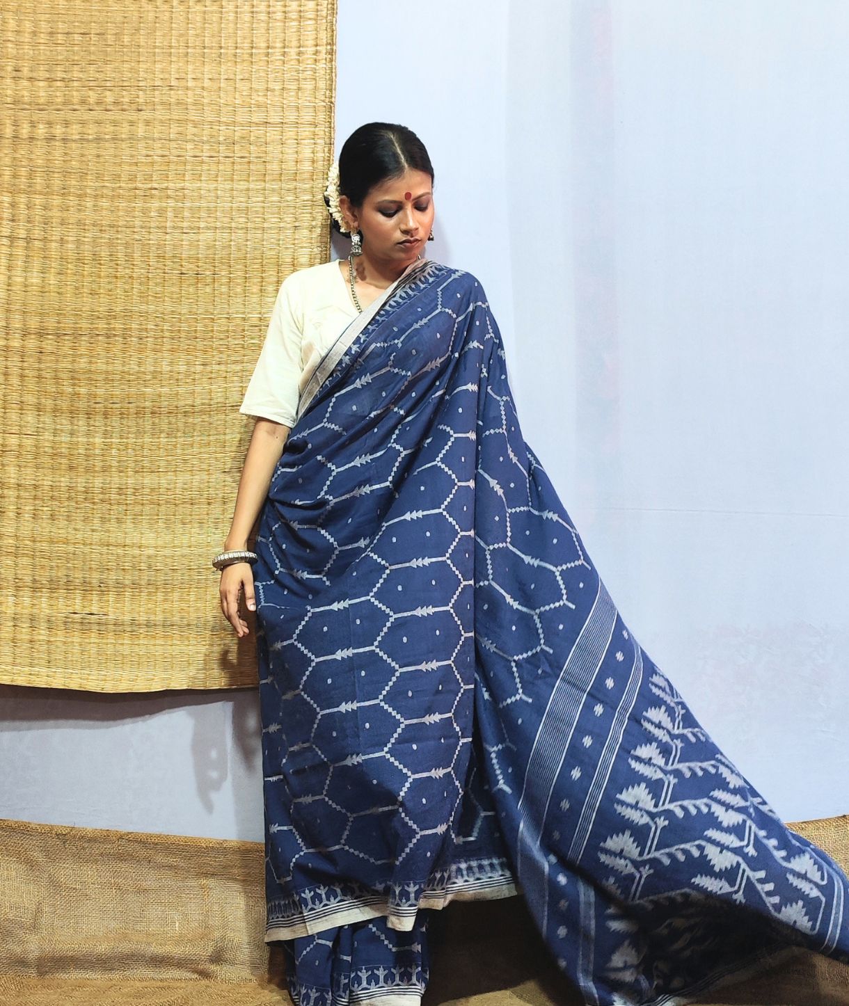 Neel Madhu Honeycomb Jamdani Saree