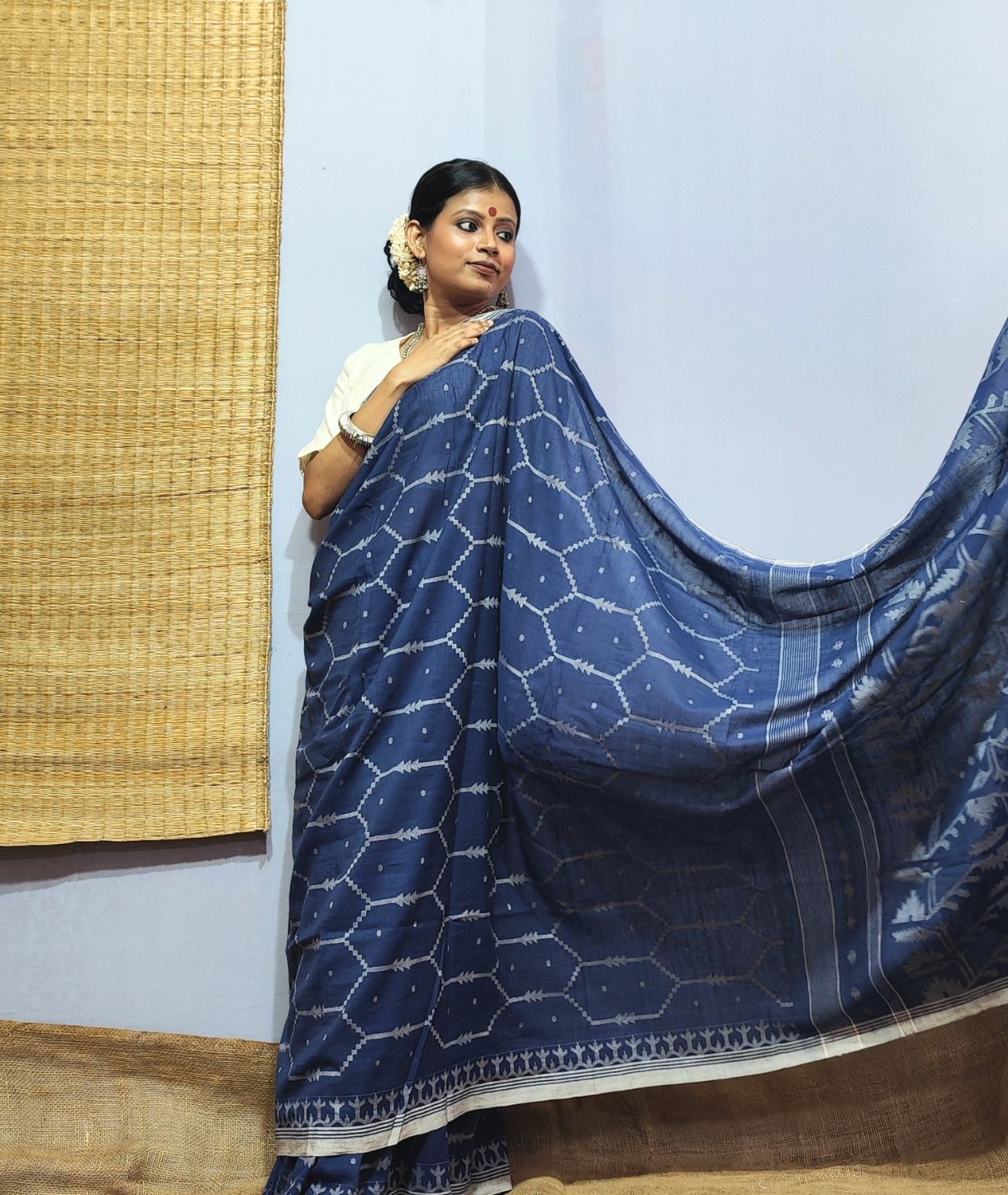 Neel Madhu Honeycomb Jamdani Saree