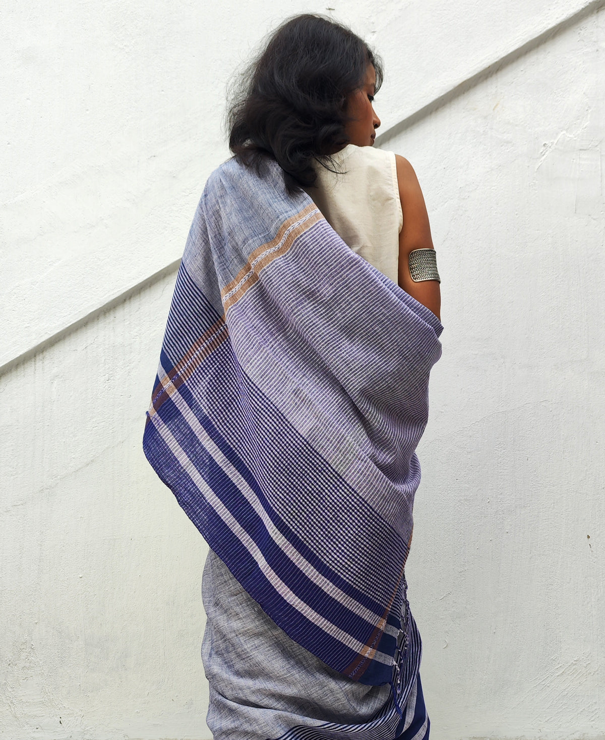 Neel Rekha Plain Handloom Cotton Saree