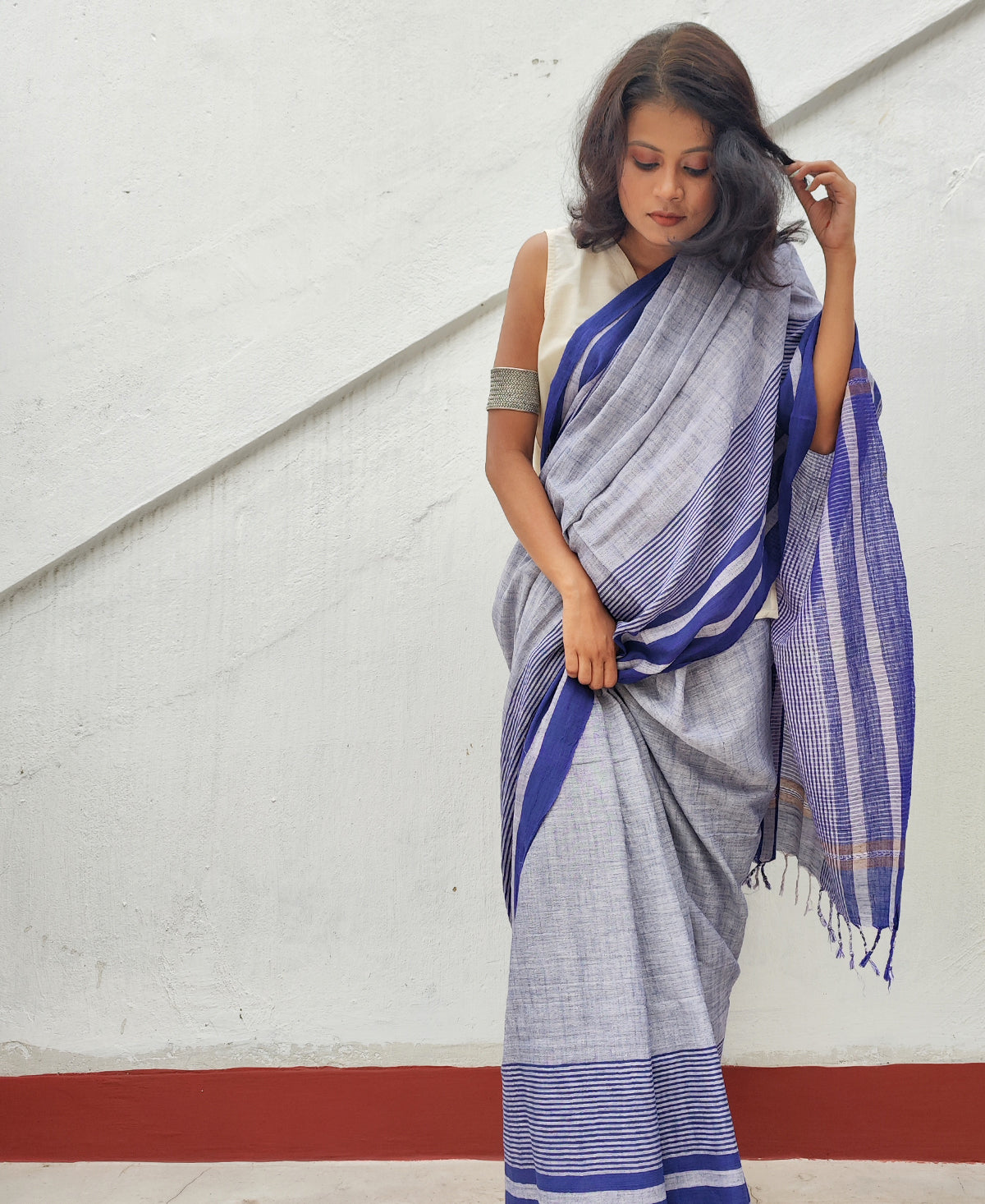 Neel Rekha Plain Handloom Cotton Saree