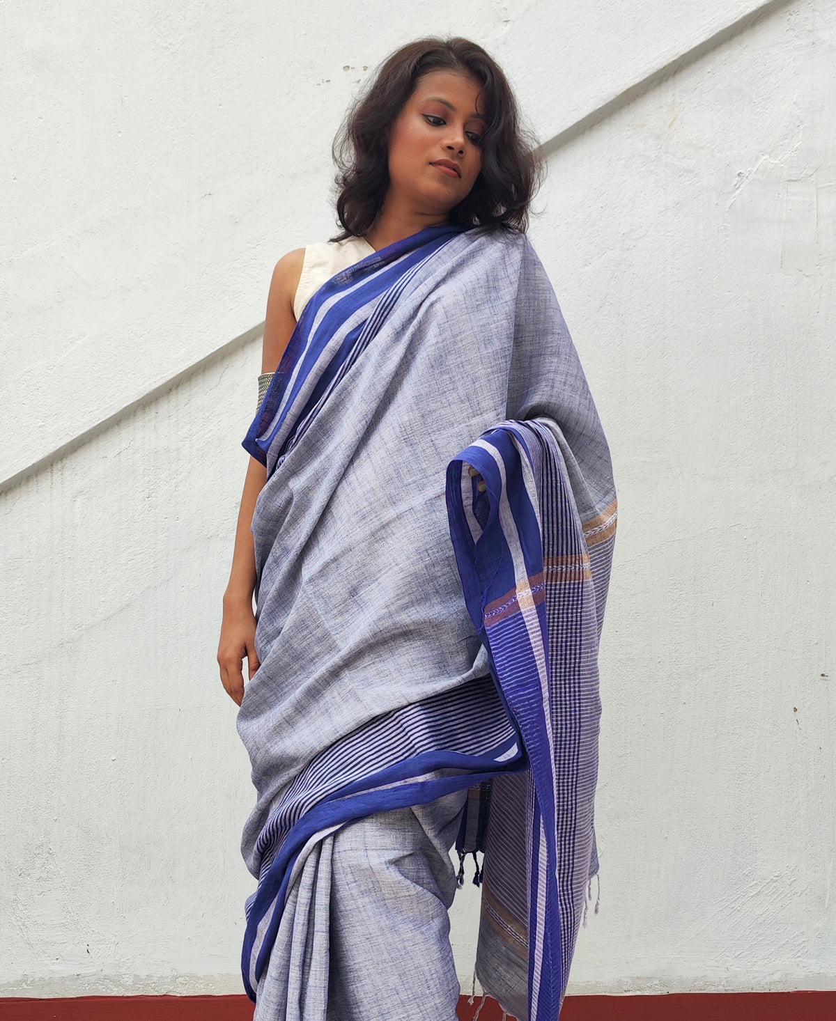 Neel Rekha Plain Handloom Cotton Saree
