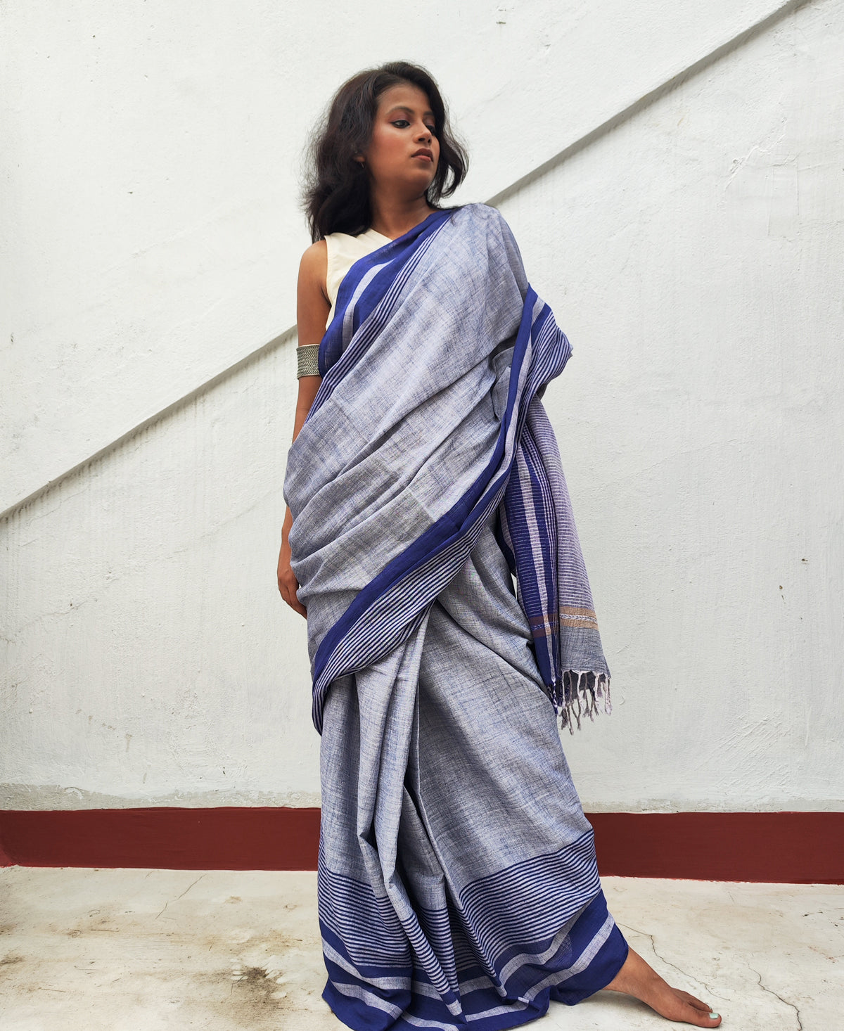 Neel Rekha Plain Handloom Cotton Saree