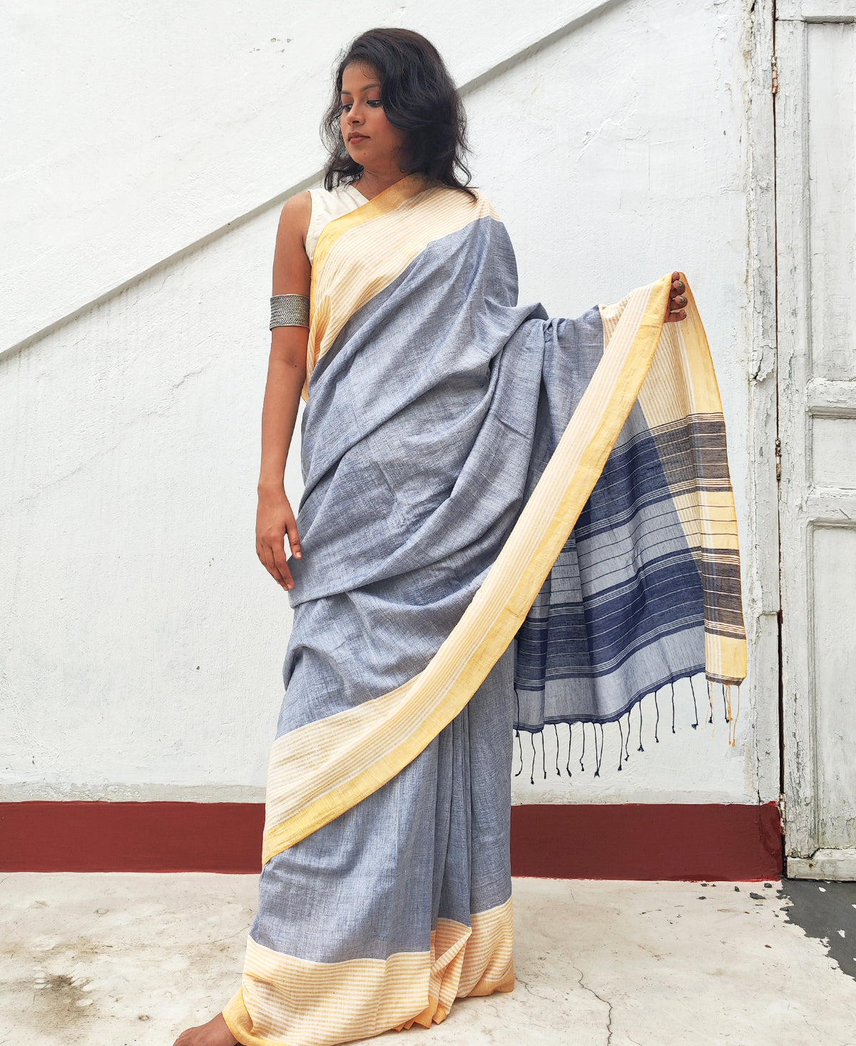 Holud Rekha Plain Handloom Cotton Saree