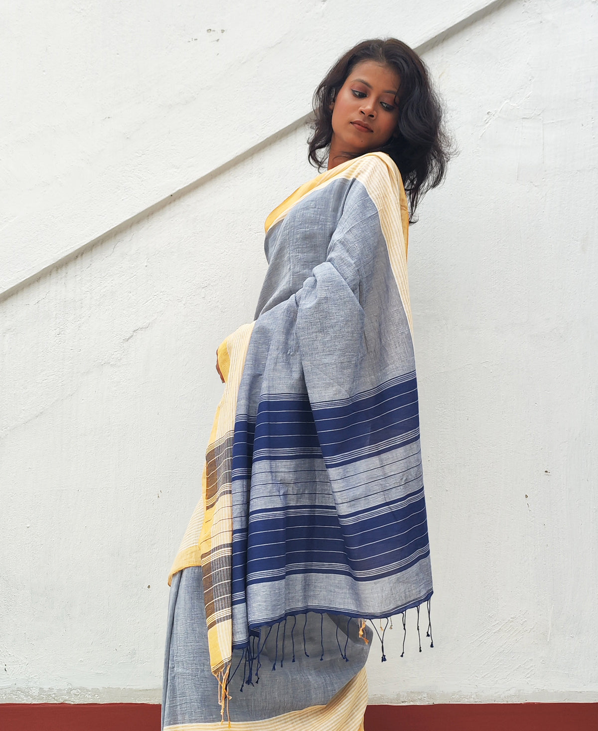 Holud Rekha Plain Handloom Cotton Saree