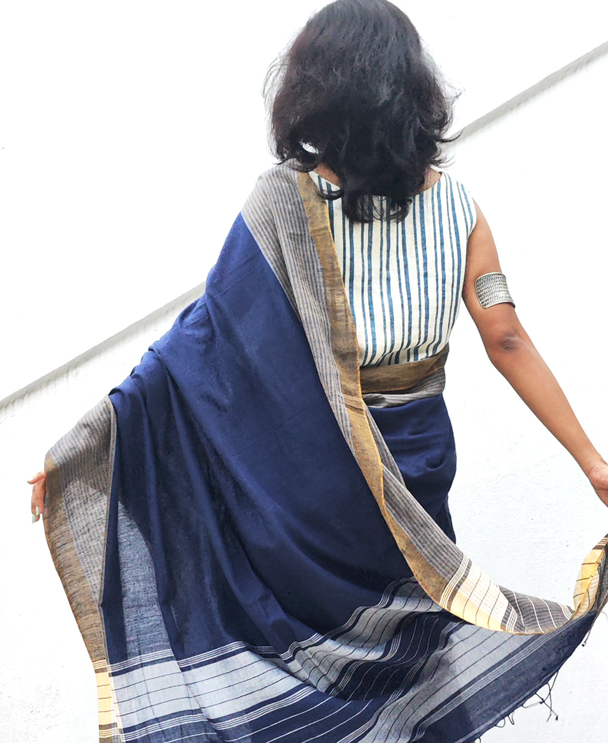 Neel Taan Plain Handloom Cotton Saree