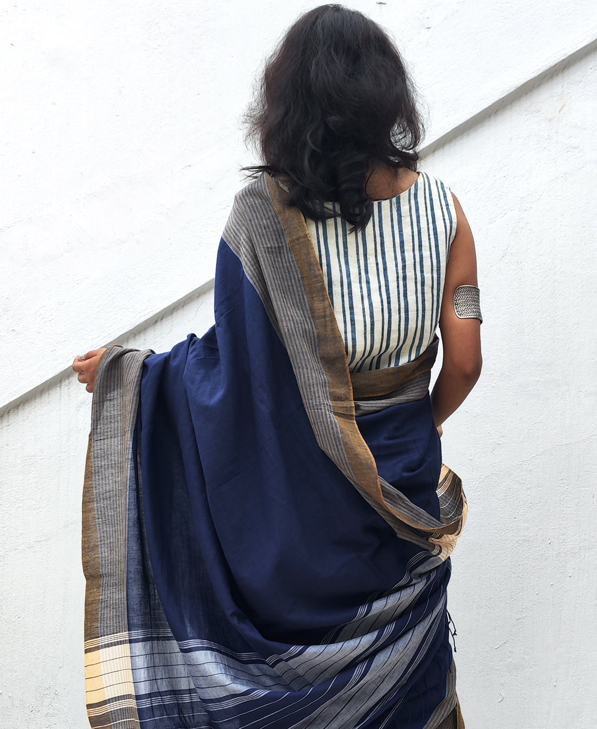 Neel Taan Plain Handloom Cotton Saree