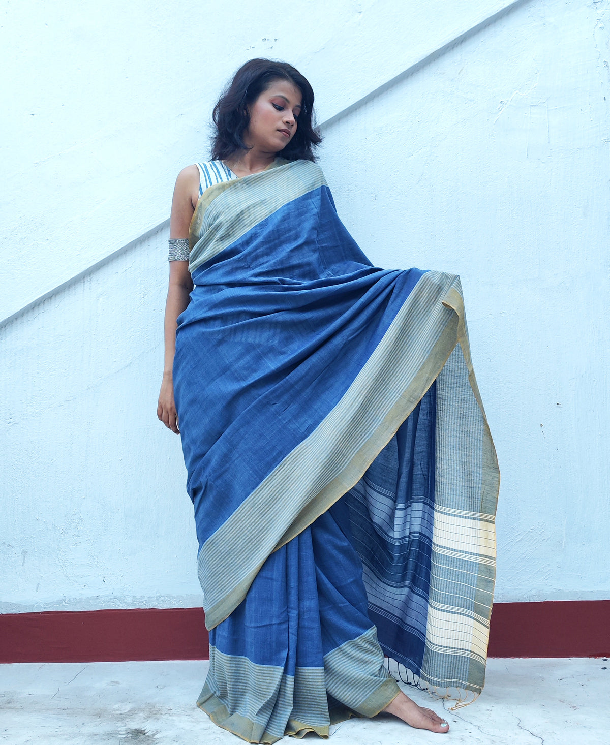 Ambar Neel Plain Handloom Cotton Saree