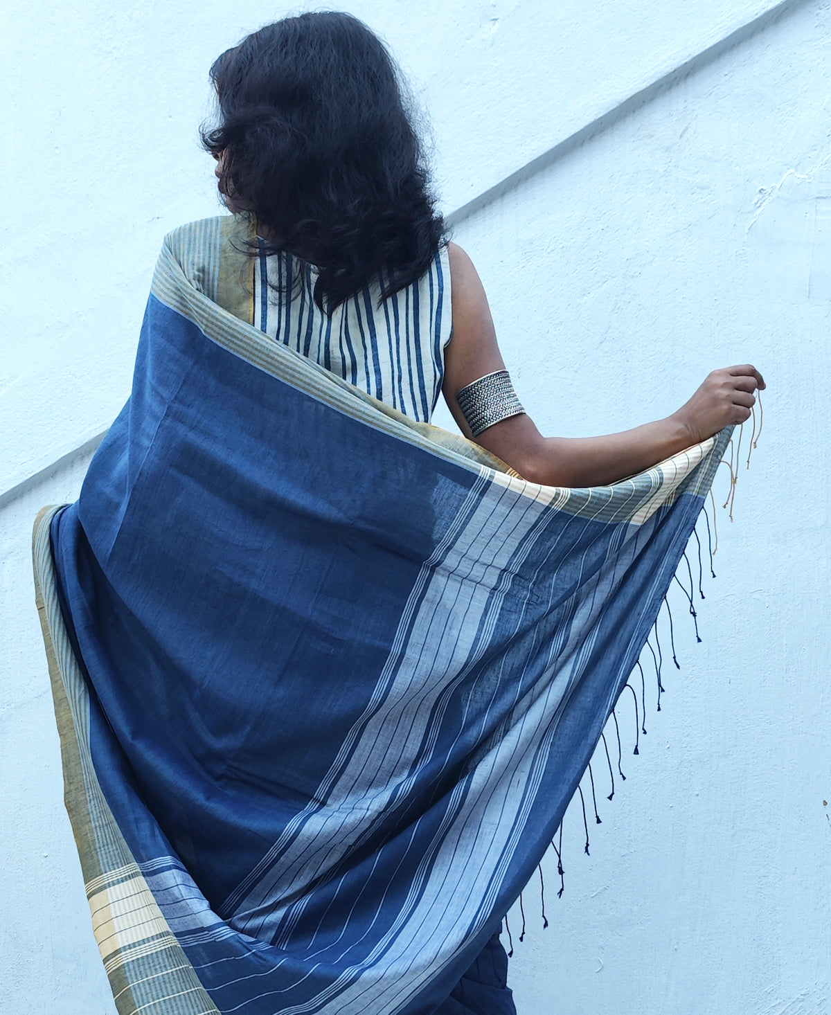 Ambar Neel Plain Handloom Cotton Saree