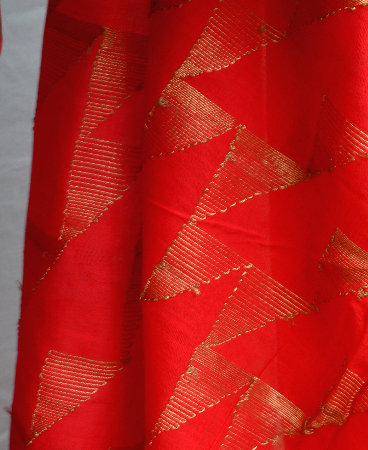 Candy Red Handwoven Cotton Jamdani Saree